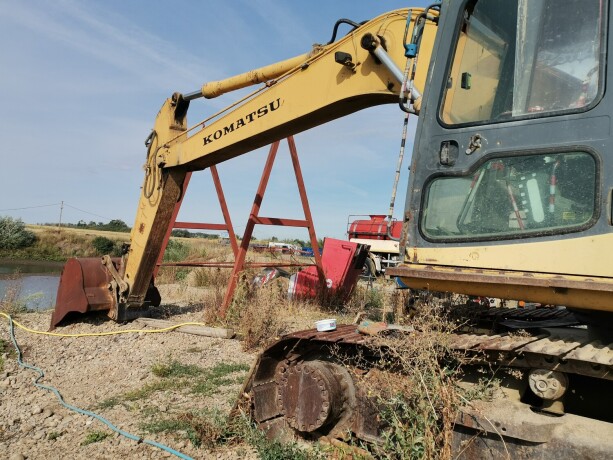 excavator-komatsu-big-3