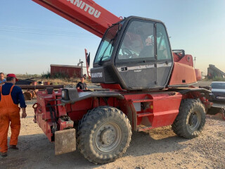 Încărcător telescopic MANITOU MRT 2150